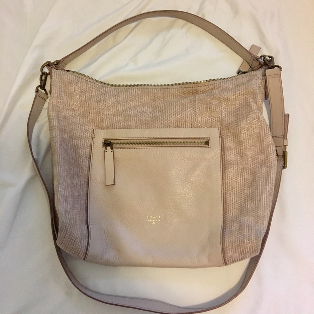 Fossil cream shoulder bag for everday use